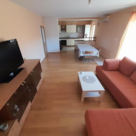Holiday Home Anita Unesic Екстер'єр фото