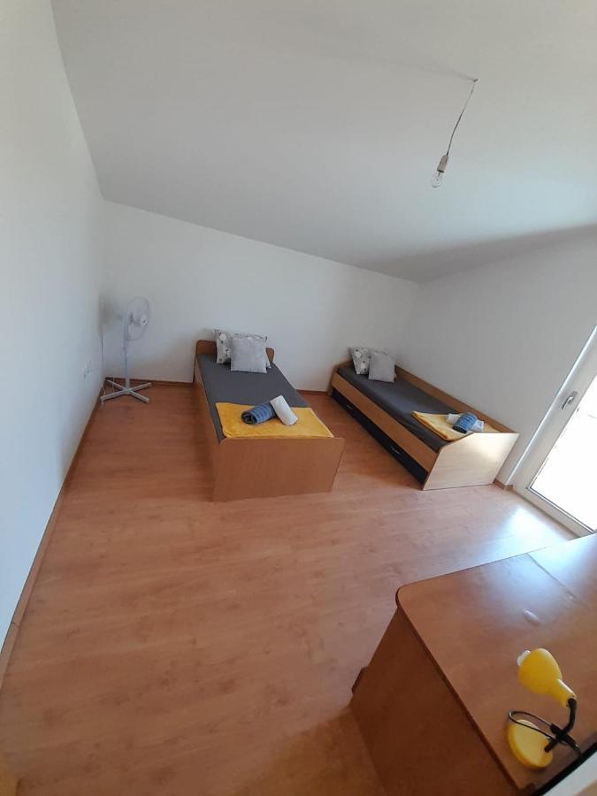 Holiday Home Anita Unesic Екстер'єр фото