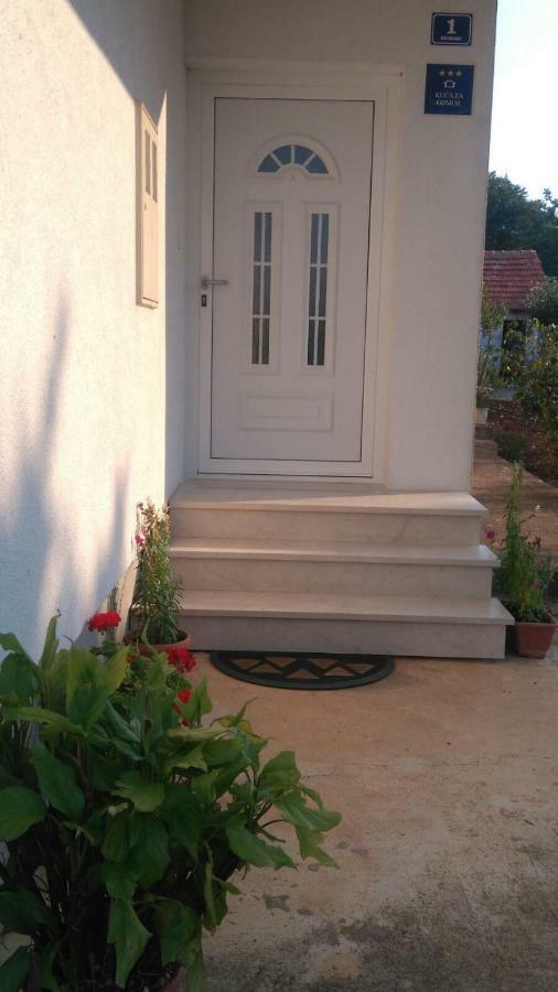 Holiday Home Anita Unesic Екстер'єр фото