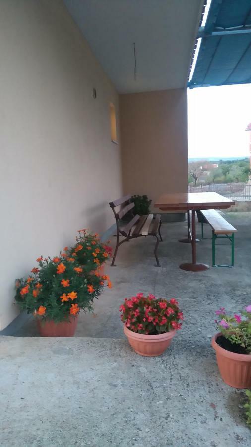 Holiday Home Anita Unesic Екстер'єр фото
